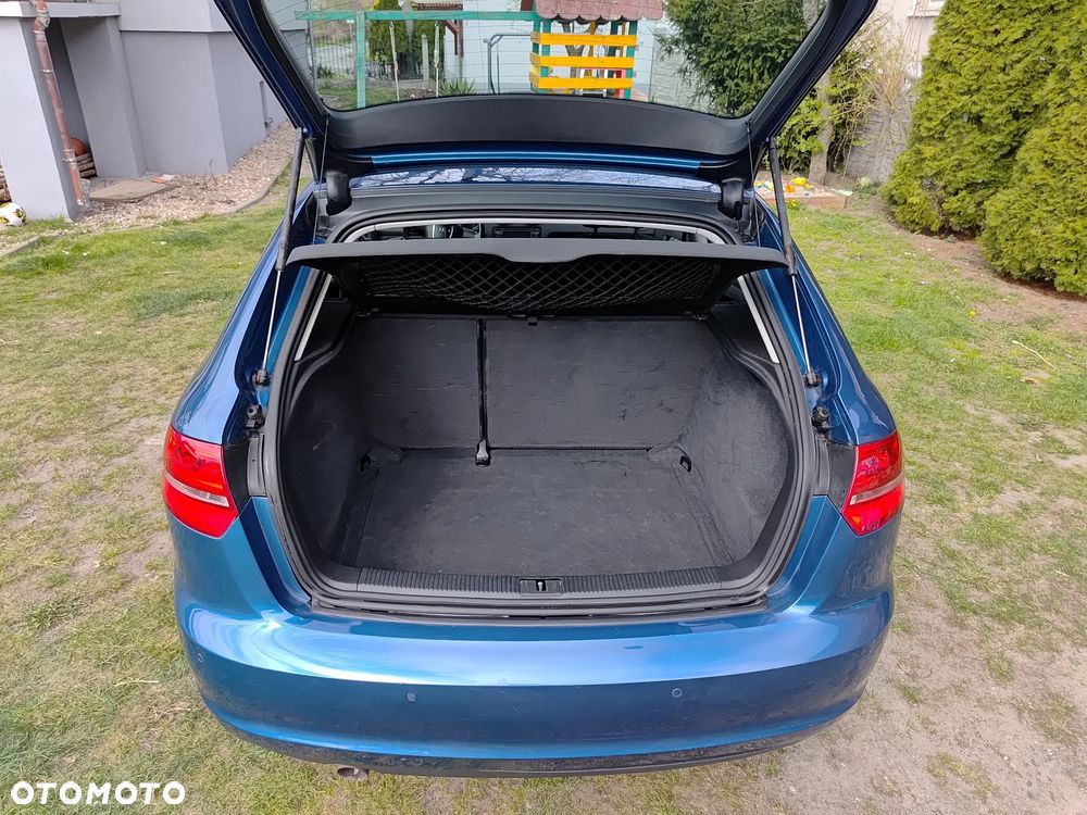 Audi A3 Sportback 2.0 TDI DPF Ambiente - 4
