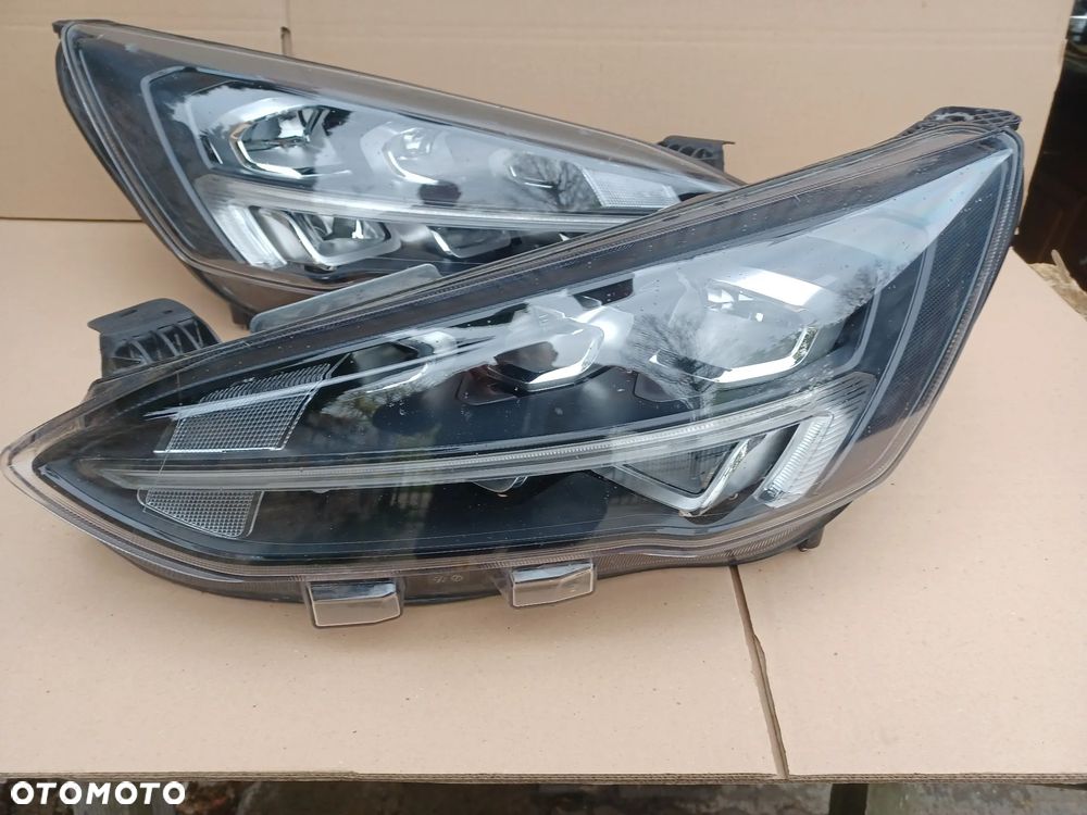 Full Led przedni prawy lewy Ford Focus MK4 lampa MX7B