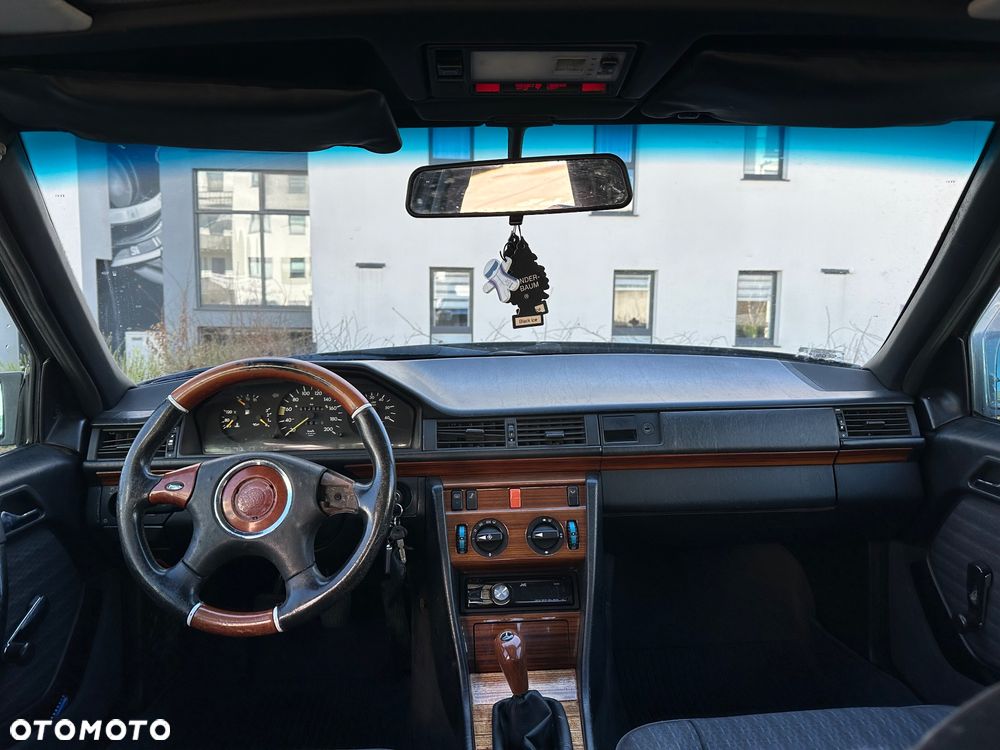 Mercedes-Benz W124 (1984-1993) - 10