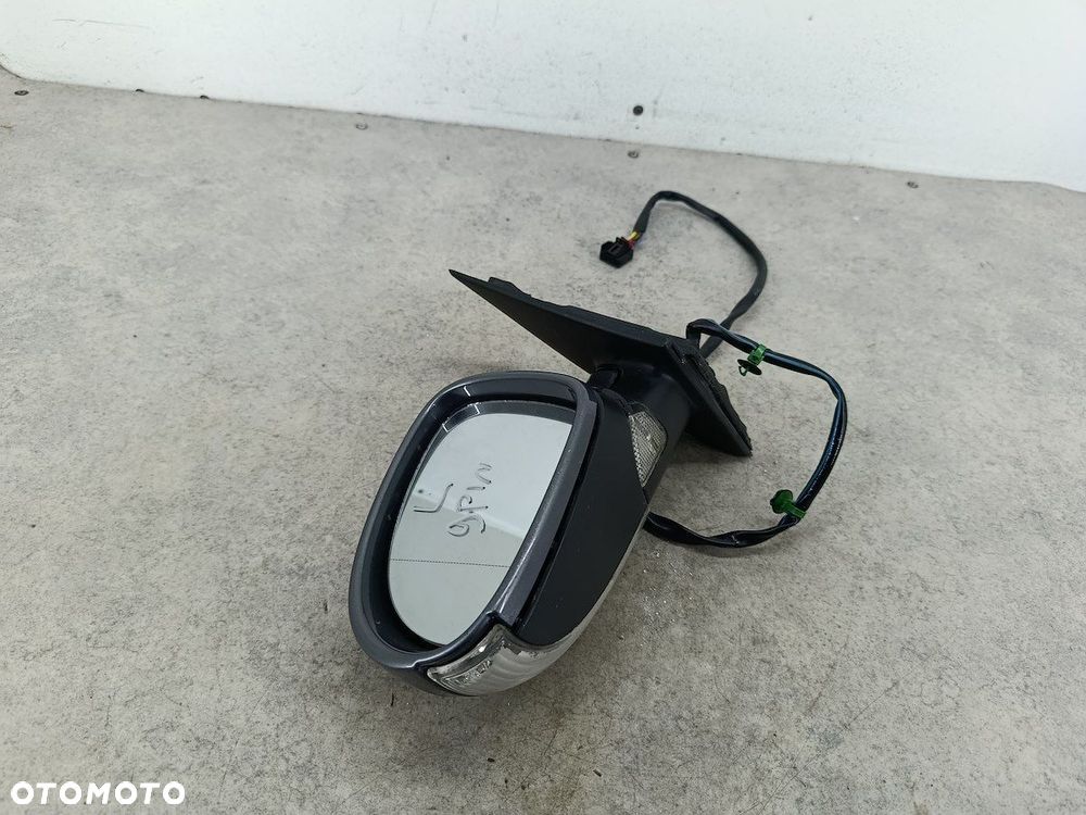 LUSTERKO LEWE VW PASSAT B6 3C0857933 LA7T - 7