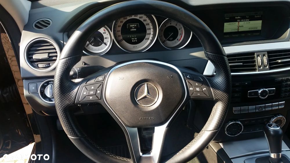 Mercedes-Benz Klasa C 180 7G-TRONIC - 16
