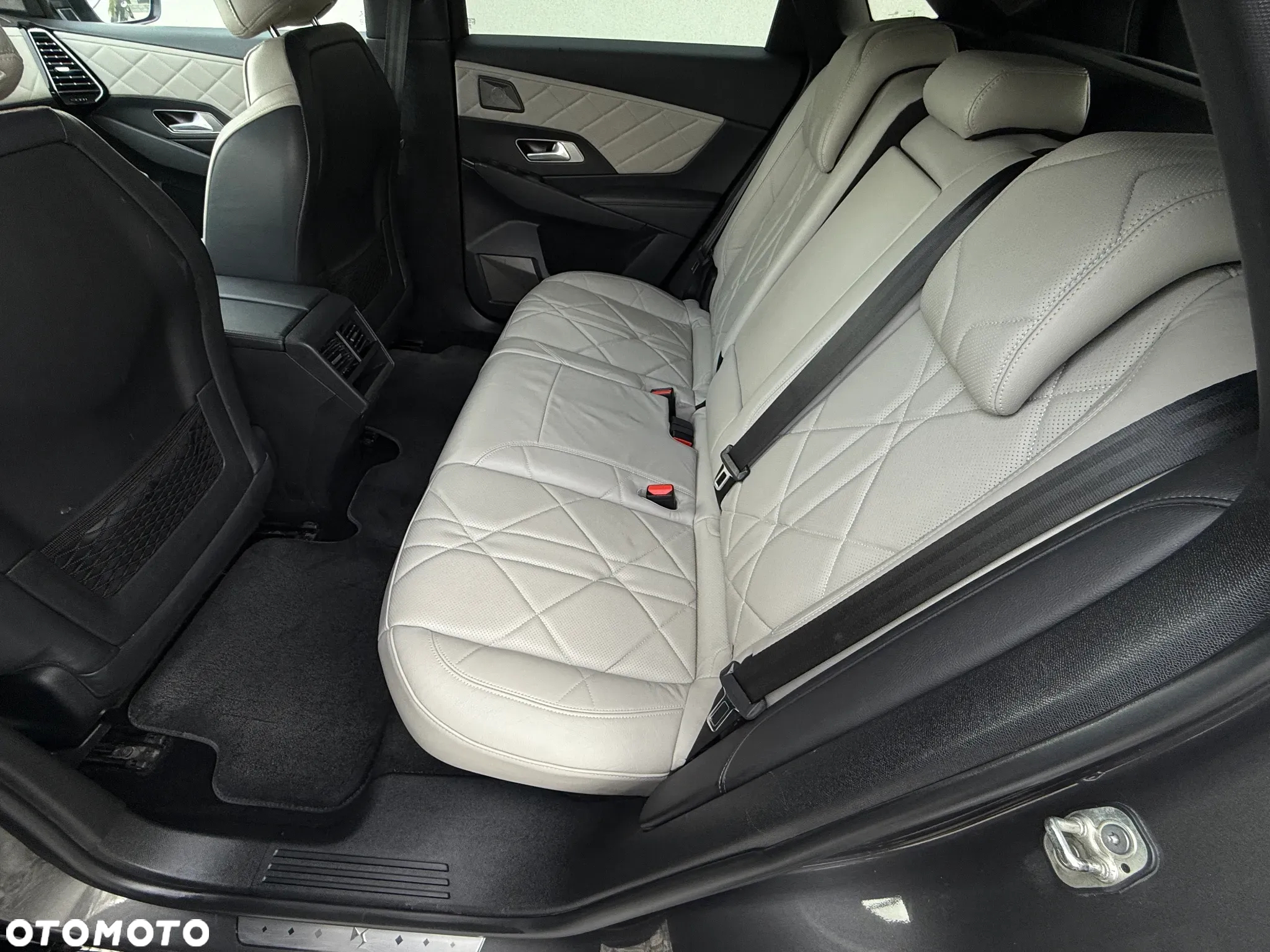 DS Automobiles DS 7 Crossback 2.0 BlueHDi Grand Chic - 28
