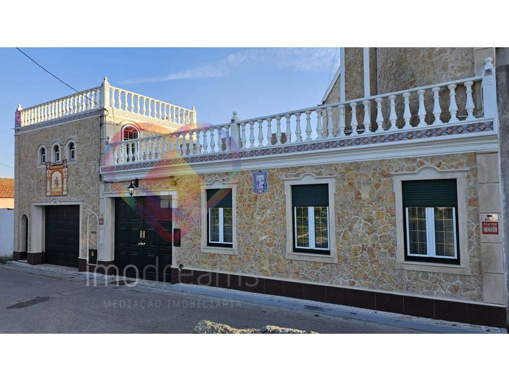 Moradia T5 com piscina + apartamento T1 em Esgueira, Aveiro - Grande imagem: 2/60