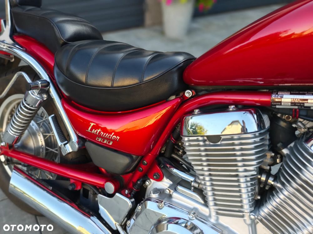 Suzuki Intruder - 27