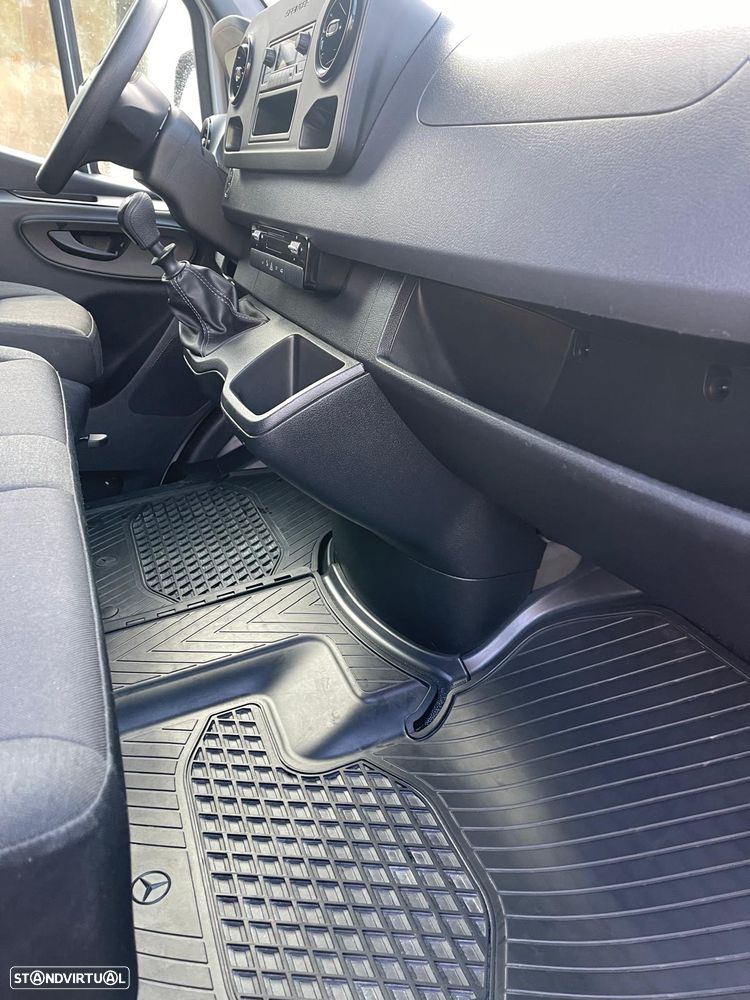 Mercedes-Benz SPRINTER - 29