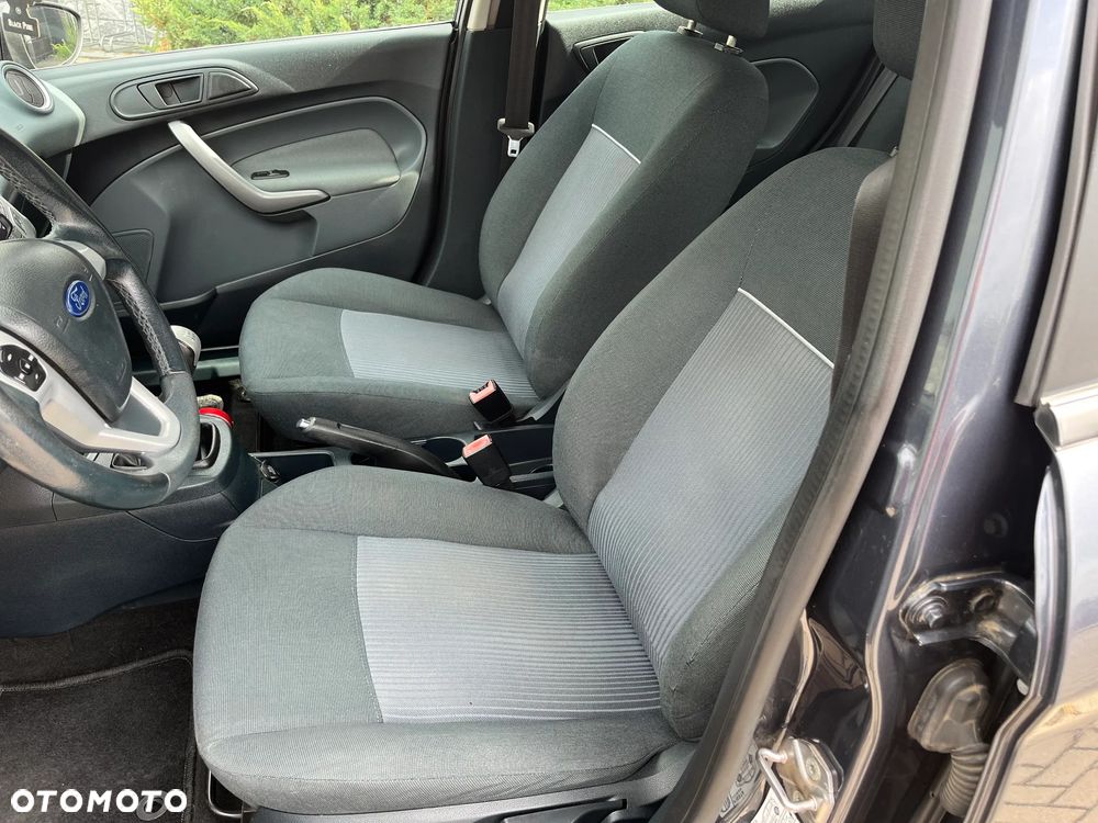 Ford Fiesta - 11