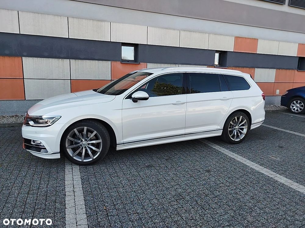 Volkswagen Passat - 1