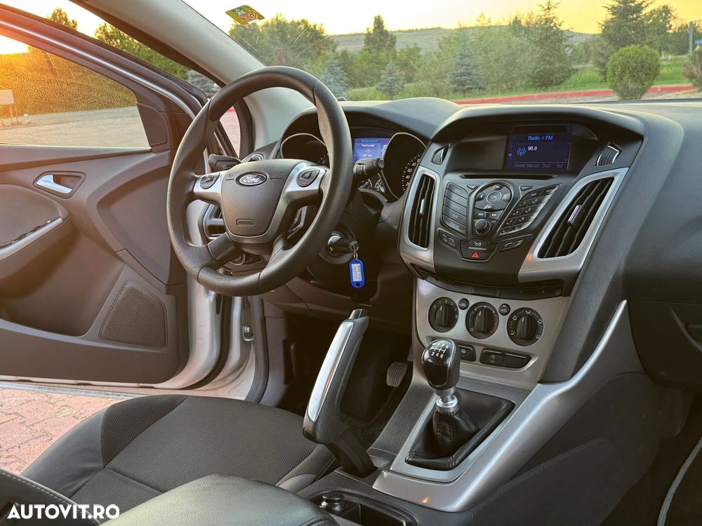 Ford Focus - 13