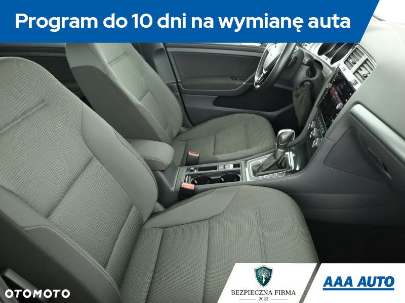 Volkswagen Golf - 8