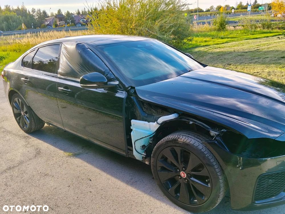 Jaguar XF - 3