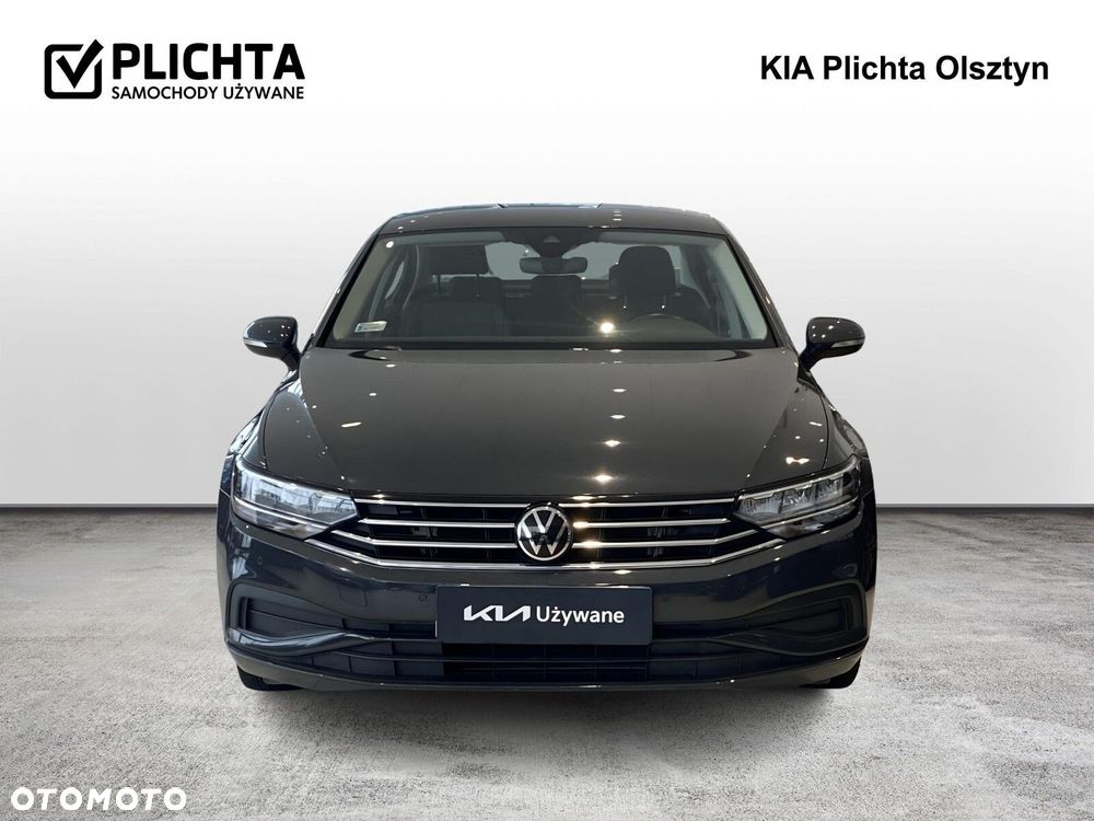 Volkswagen Passat - 8