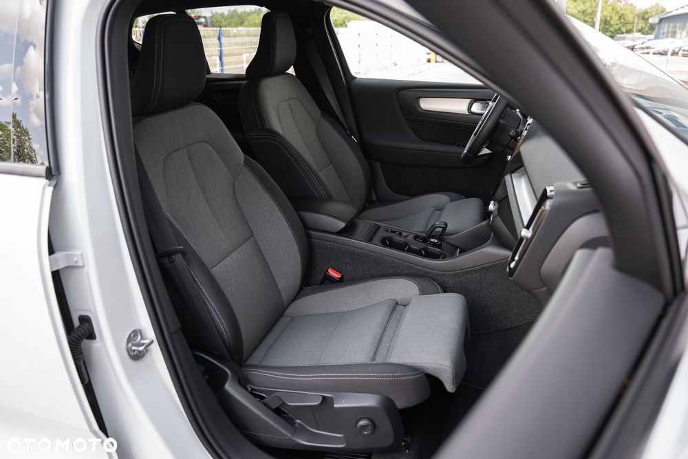 Volvo XC 40 B3 B DKG Plus Bright - 21