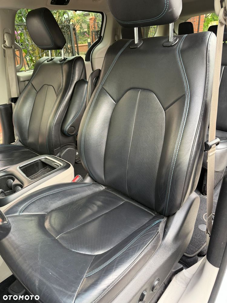 Chrysler Pacifica - 9
