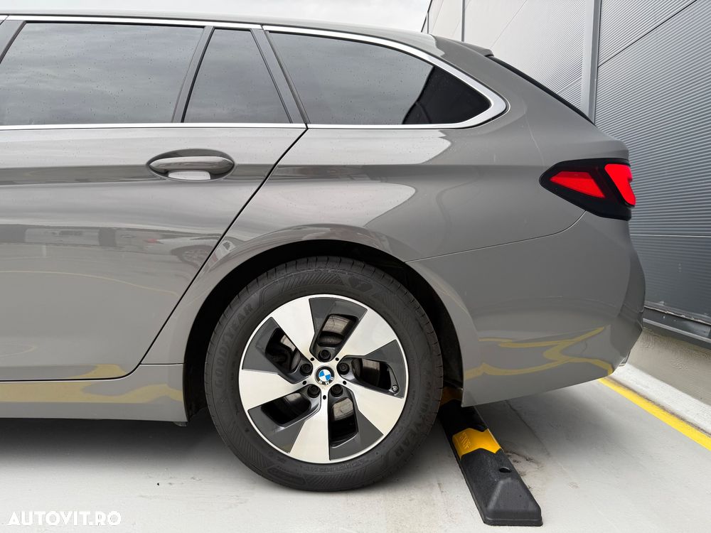 BMW Seria 5 520d AT MHEV - 22