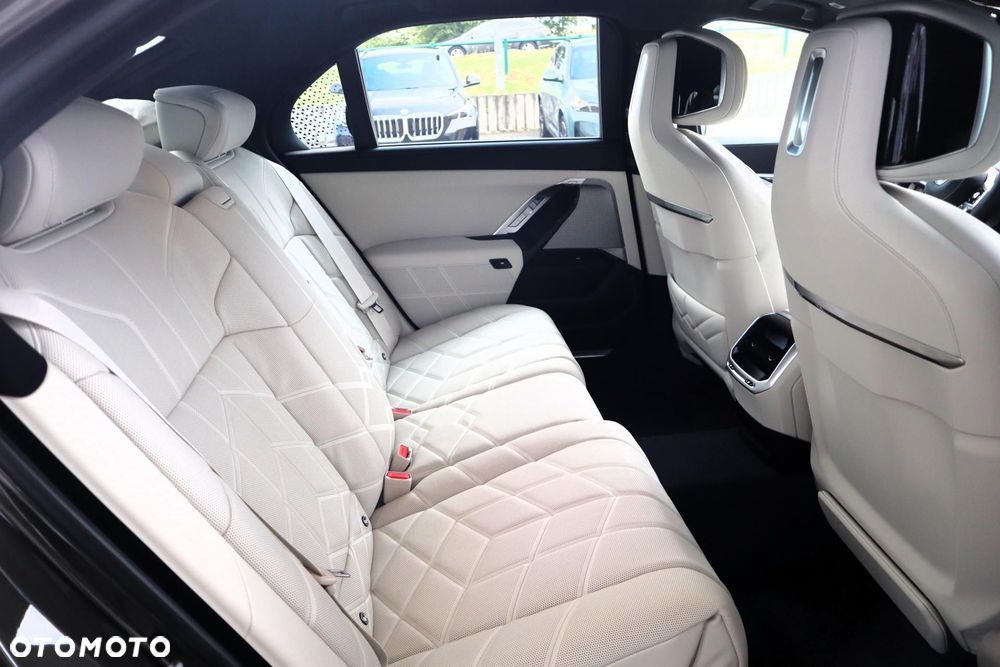 BMW Seria 7 - 15