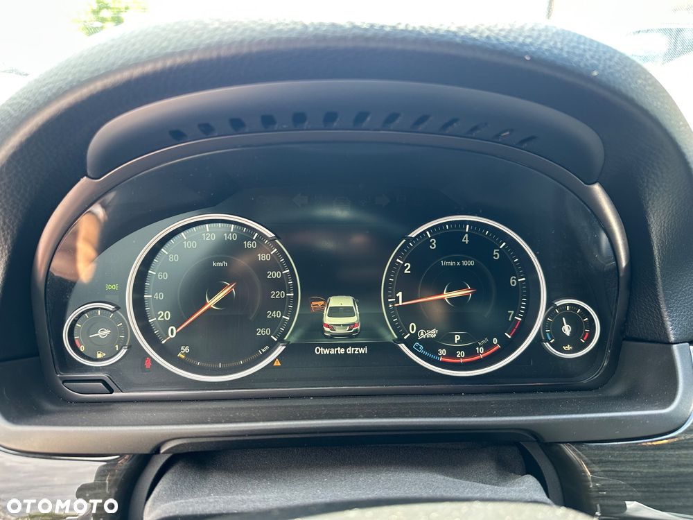 BMW Seria 5 520i Luxury Line - 23
