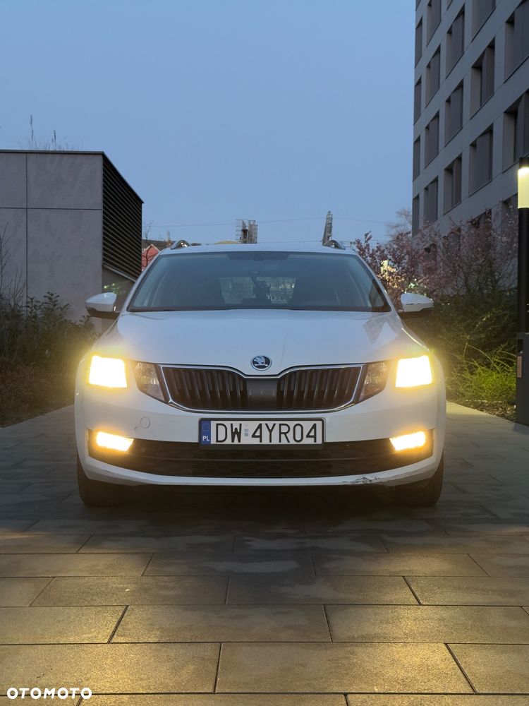 Skoda Octavia 1.6 TDI DSG Style - 1