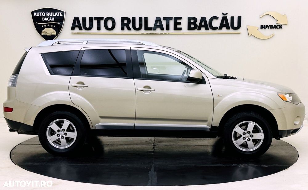 Mitsubishi Outlander - 4