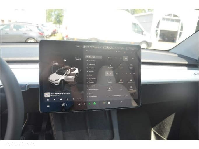 Tesla Y Long Range RWD - 13