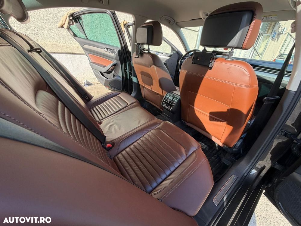 Volkswagen Passat 2.0 TDI DSG Highline - 1