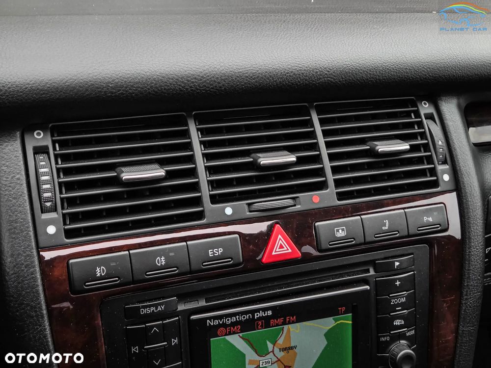 Audi A8 W12 quattro - 32