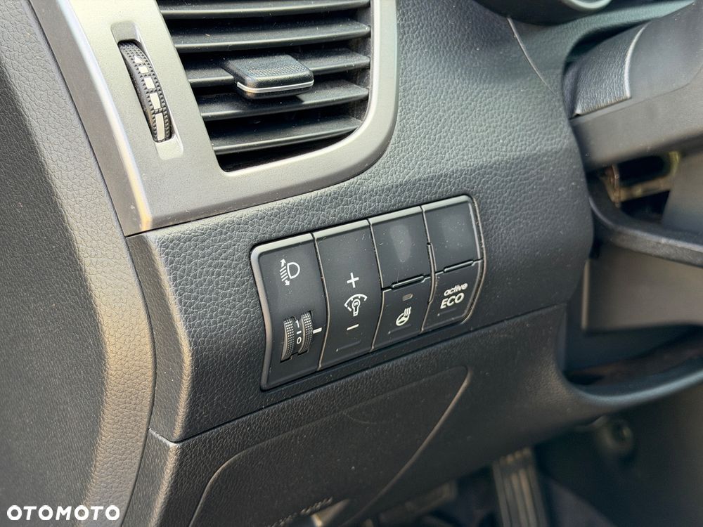 Hyundai i30 Kombi 1.6 GDi DCT Premium - 36