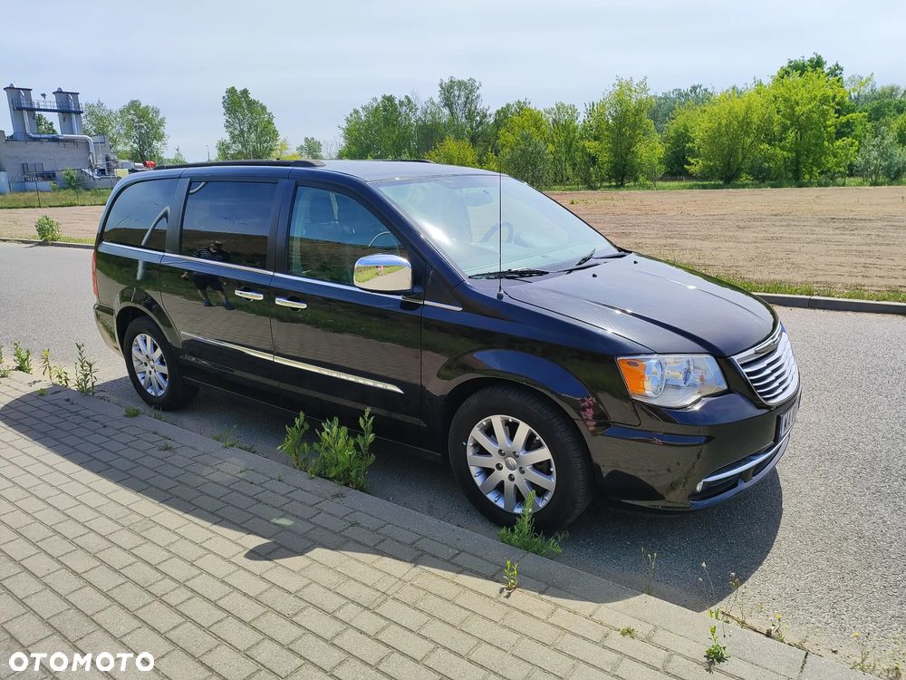 Chrysler Town & Country 3.6 Limited - 7