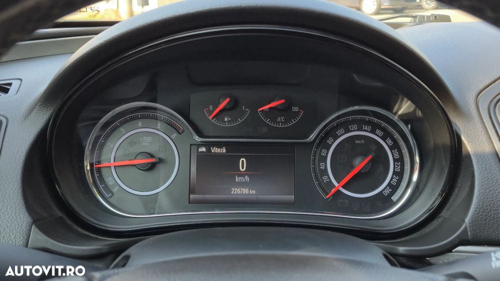 Opel Insignia 2.0 CDTi ECOFLEX Start/Stop Edition - 10