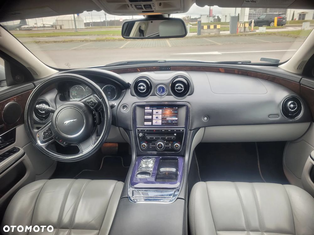 Jaguar XJ 3.0 V6 Kompressor AWD Premium Luxury - 25