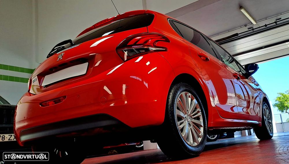 Peugeot 208 1.2 PureTech Allure - 32