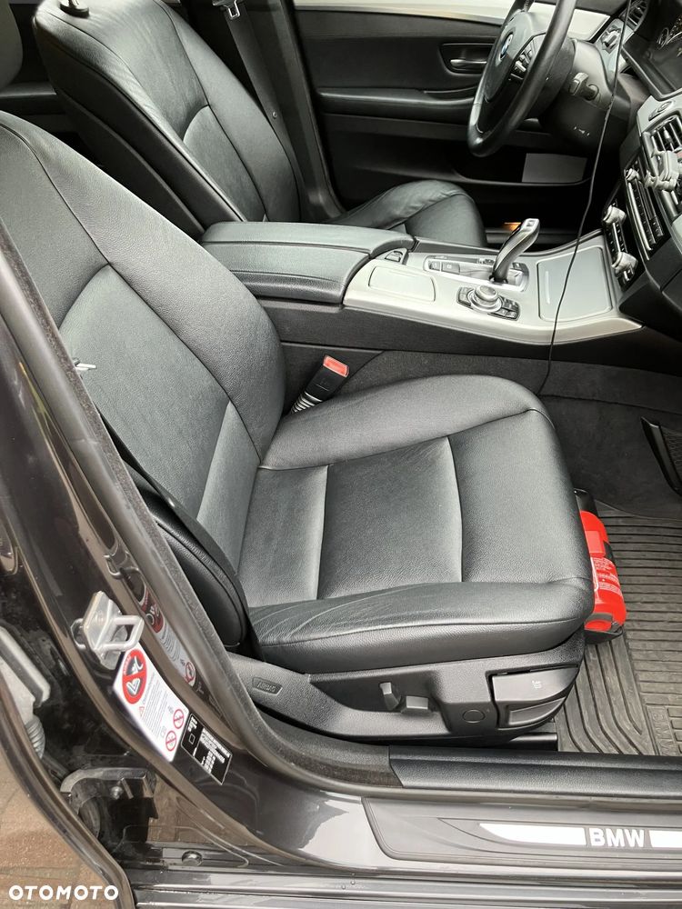 BMW Seria 5 528i xDrive - 11