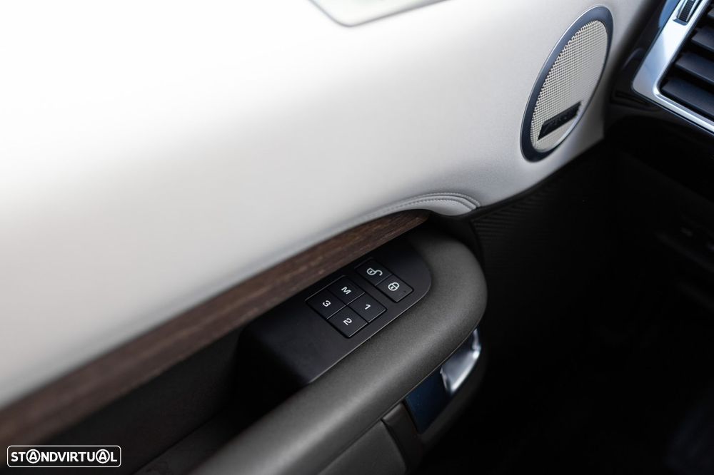 Land Rover Discovery 3.0 TD6 HSE Auto - 40