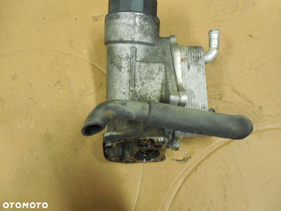 PODSTAWA FILTRA OLEJU CHŁODNICZKA OLEJU SSANGYONG REXTON 2.7 XDI A665 180 0310 - 1