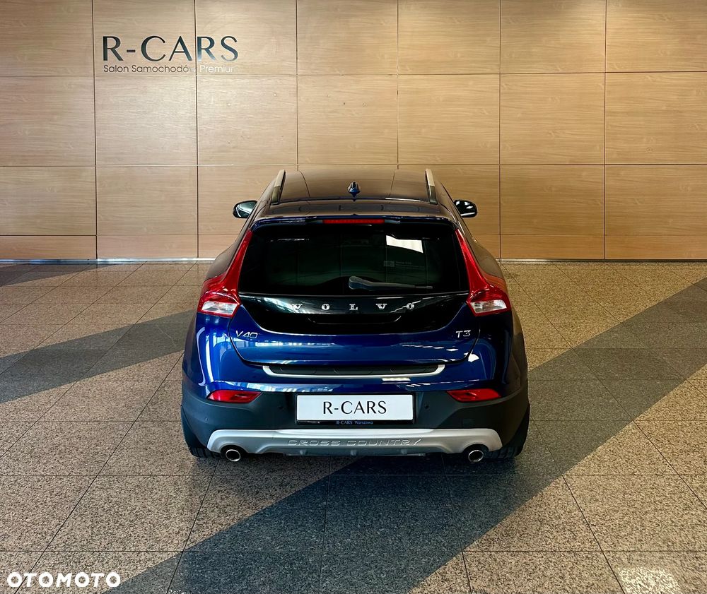 Volvo V40 Cross Country T3 Drive-E Ocean Race - 6