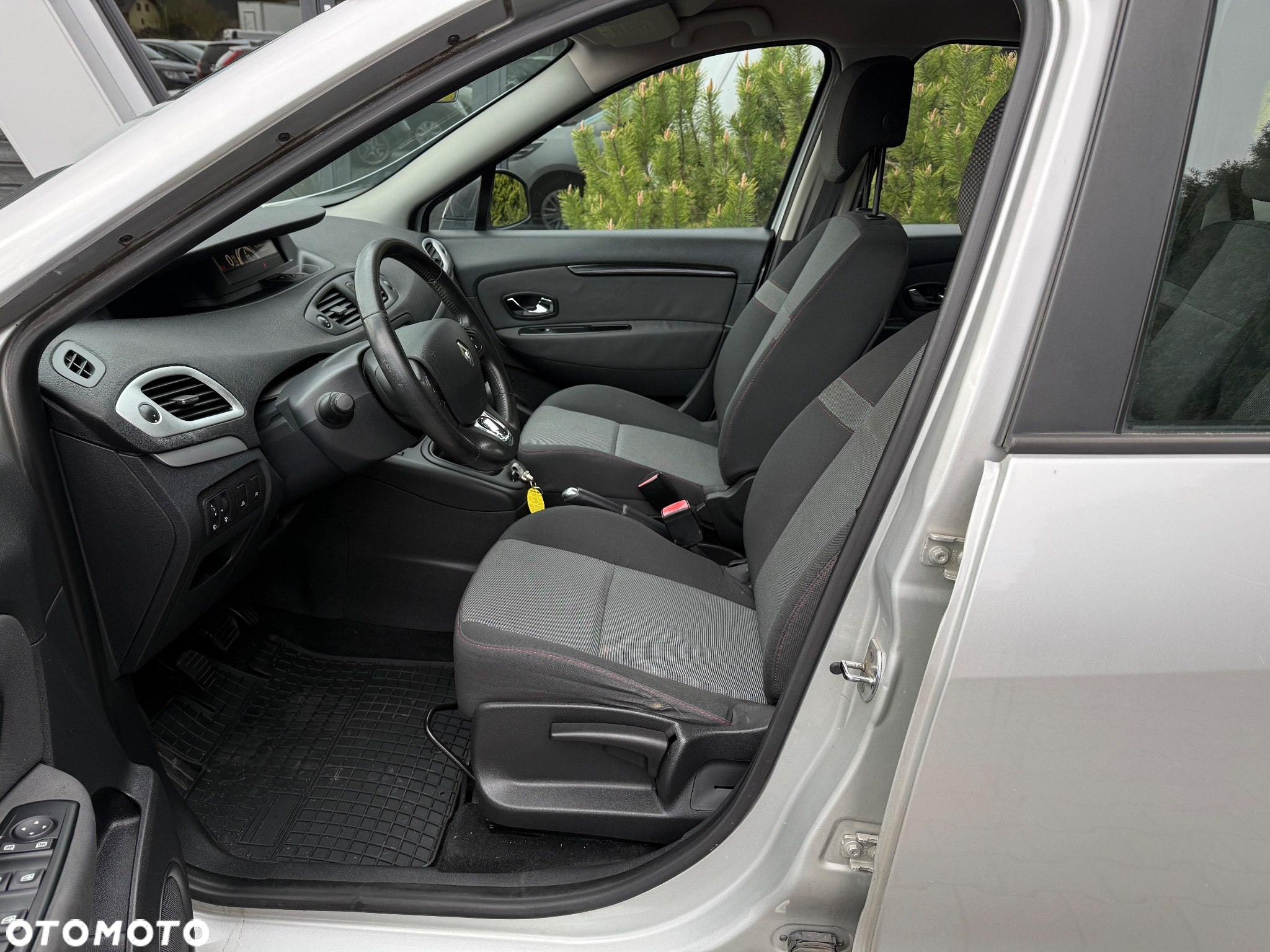 Renault Scenic - 12