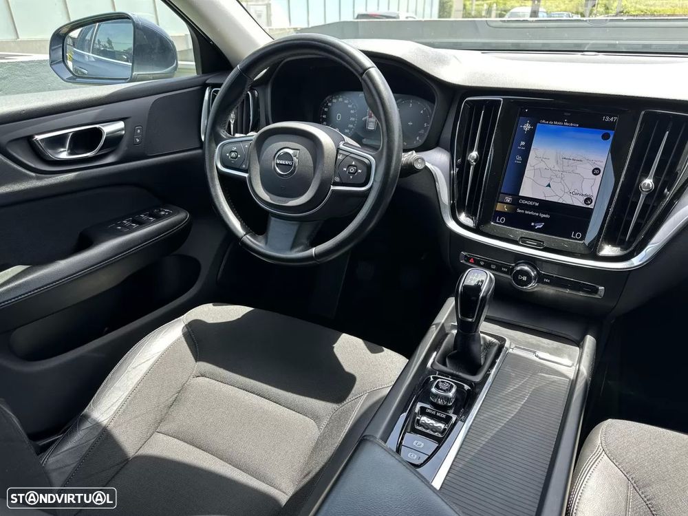 Volvo V60 2.0 D3 Momentum Plus - 30