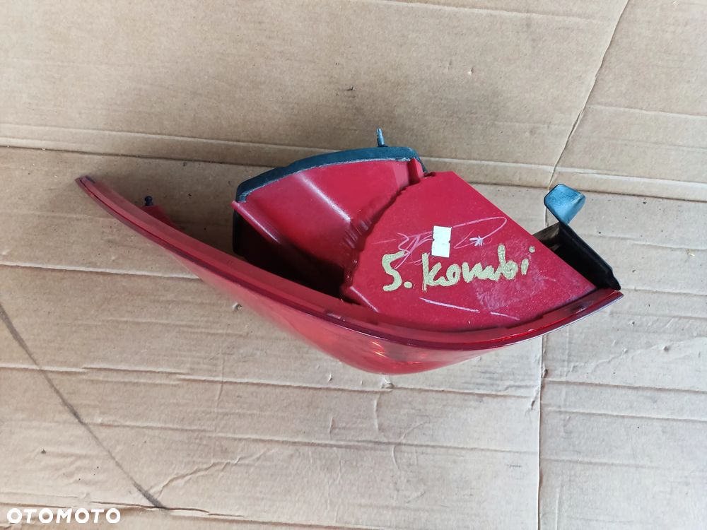 LAMPA LEWA TYLNA VW GOLF V KOMBI EUROPA - 2