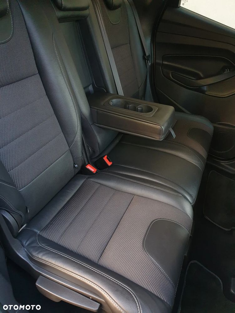 Ford Kuga 2.0 TDCi 4x4 Titanium - 38