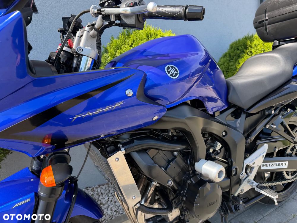 Yamaha FZ - 32