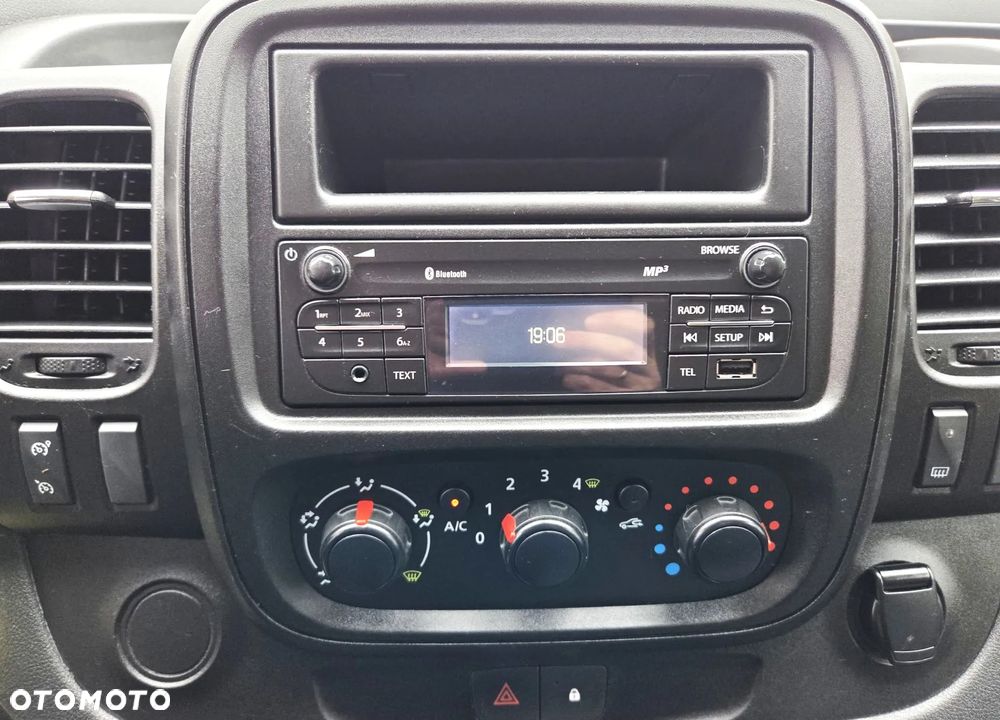 Opel Vivaro Trafic - 13