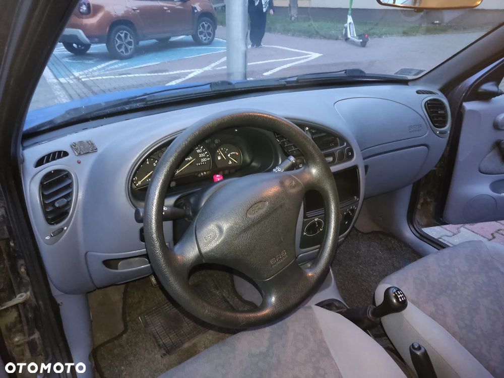 Ford Fiesta - 7