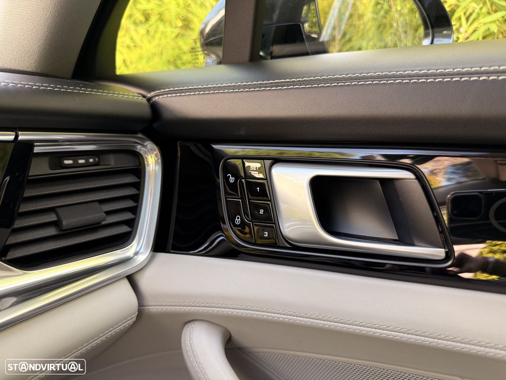 Porsche Panamera - 15
