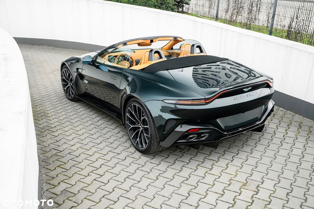 Aston Martin Vantage - 4