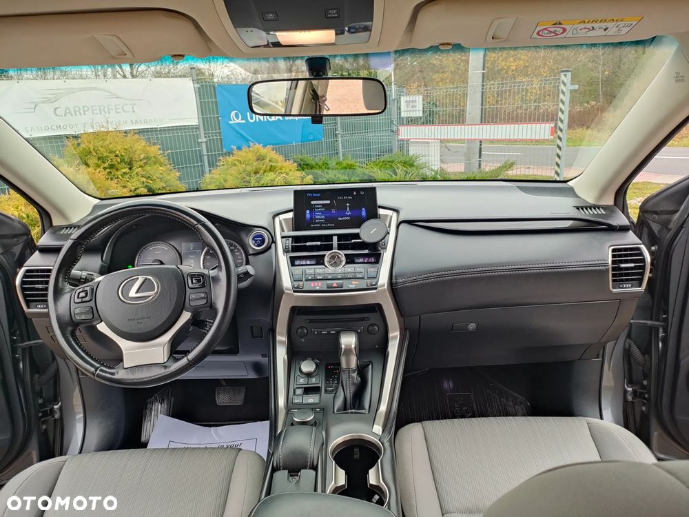 Lexus NX 300h Comfort AWD - 23