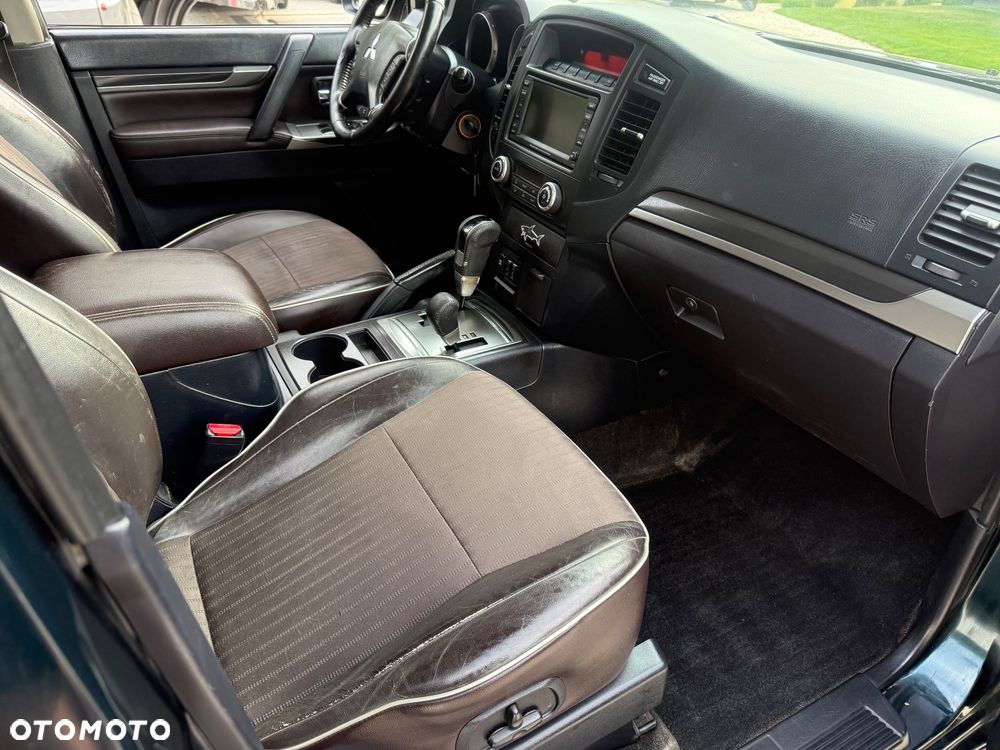 Mitsubishi Pajero 3.2 DI-D Automatik Limited Edition - 19