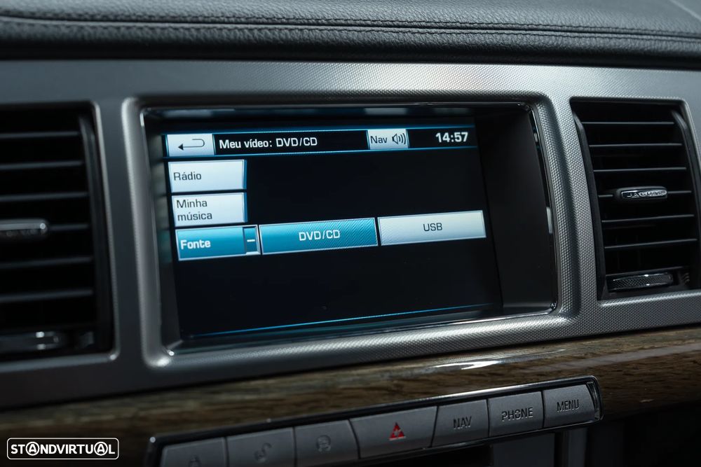 Jaguar XF 2.2 D Premium Luxury - 30