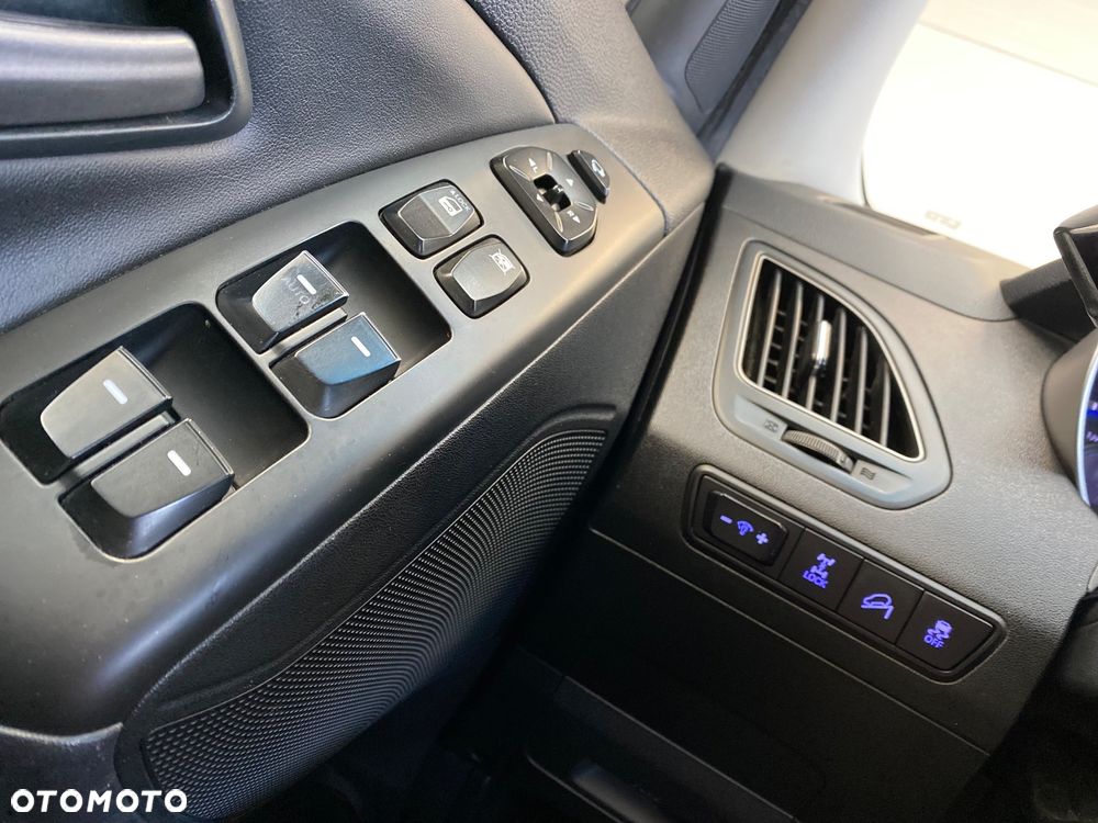 Hyundai ix35 2.0 CRDi 4WD Automatik Fifa World Cup Gold Edition - 24