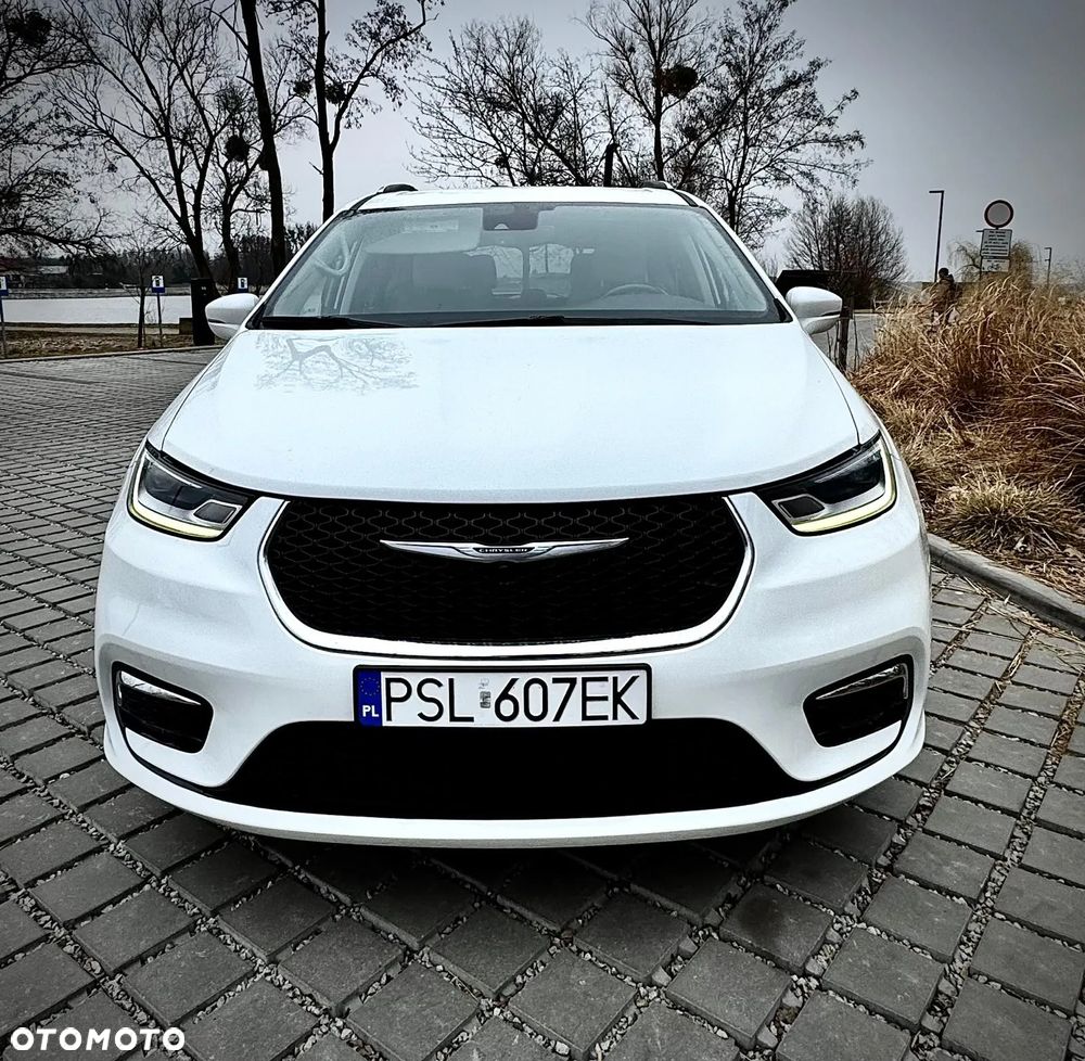 Chrysler Pacifica - 2