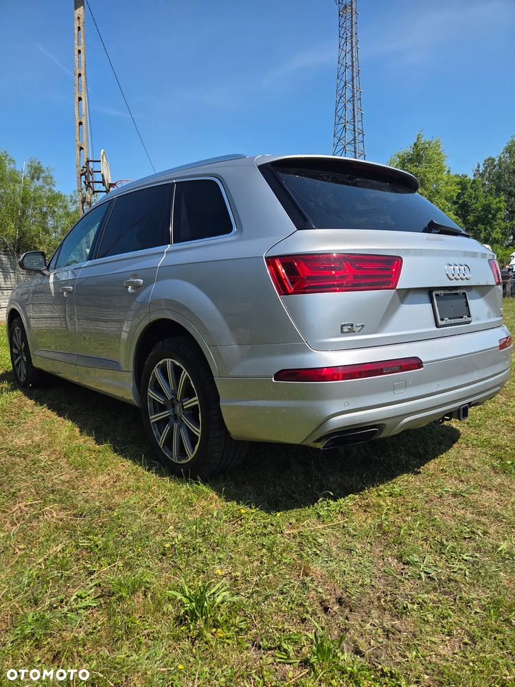 Audi Q7 - 10