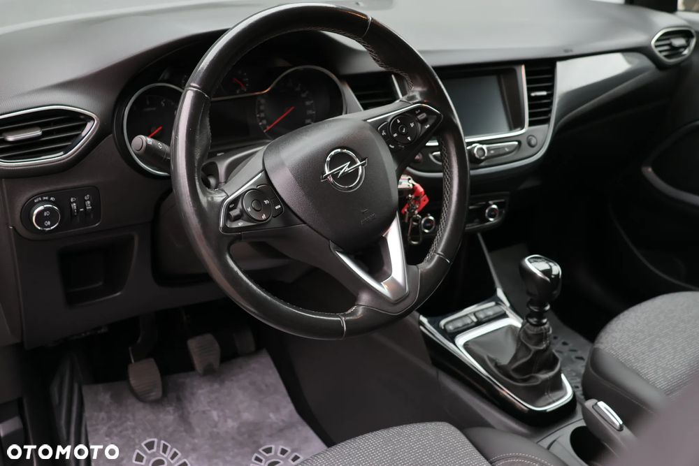 Opel Crossland X 1.2 T Design Line S&S - 13